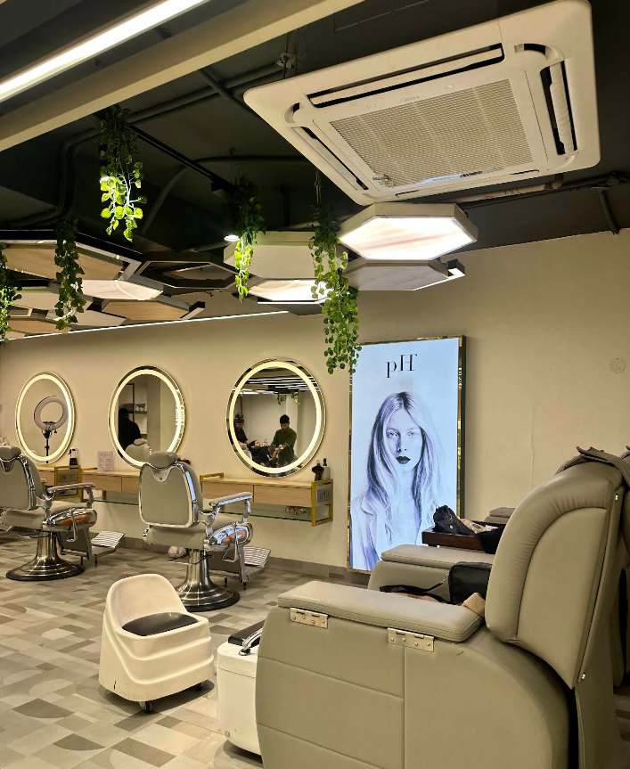 Headlocks Luxury Salon glimpse 1